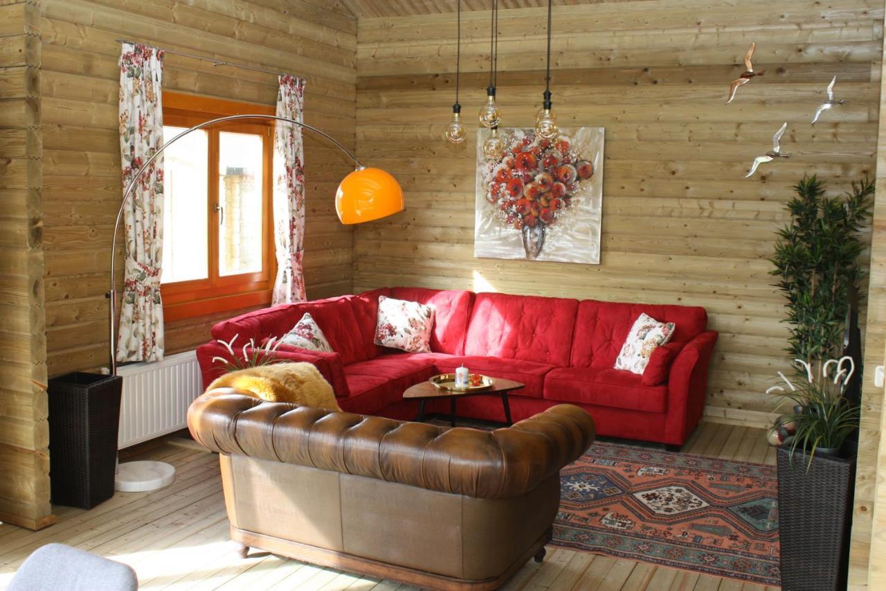 Villa Emilia - Gemuetliches Kinderfreundliches Blockhaus Mit Umzaeuntem Garten Sint Annaland Eksteriør billede