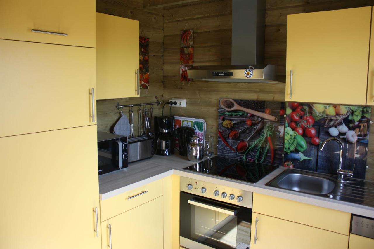 Villa Emilia - Gemuetliches Kinderfreundliches Blockhaus Mit Umzaeuntem Garten Sint Annaland Eksteriør billede