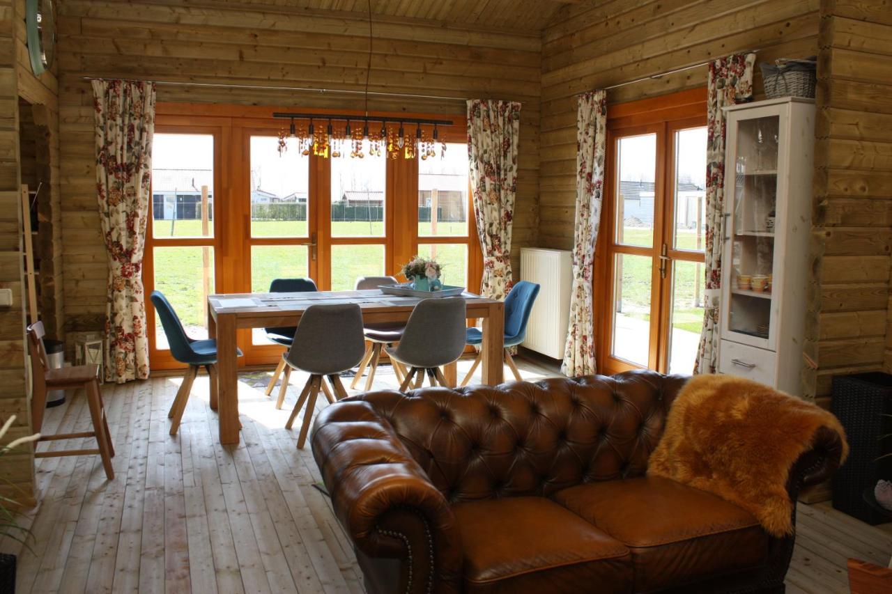 Villa Emilia - Gemuetliches Kinderfreundliches Blockhaus Mit Umzaeuntem Garten Sint Annaland Eksteriør billede