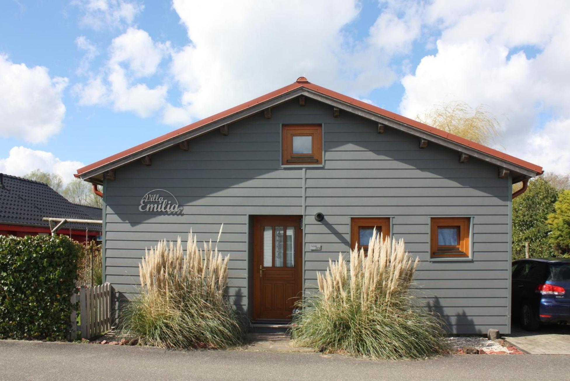 Villa Emilia - Gemuetliches Kinderfreundliches Blockhaus Mit Umzaeuntem Garten Sint Annaland Eksteriør billede